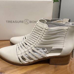 Treasure & Bond Hattie white bootie 8.5M NWT